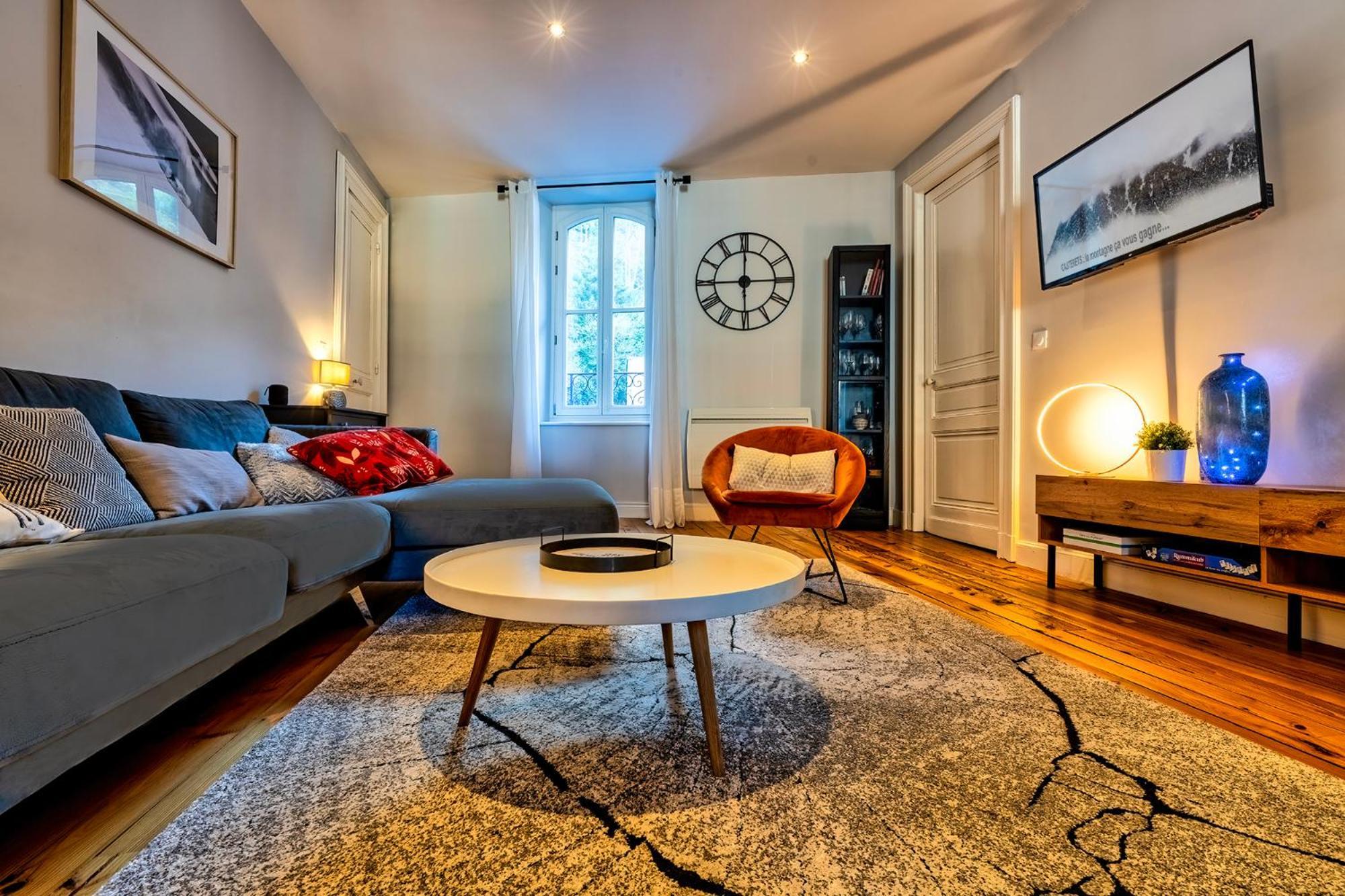 Ferienwohnung Au Dessus Des Toits Cauterets Exterior foto
